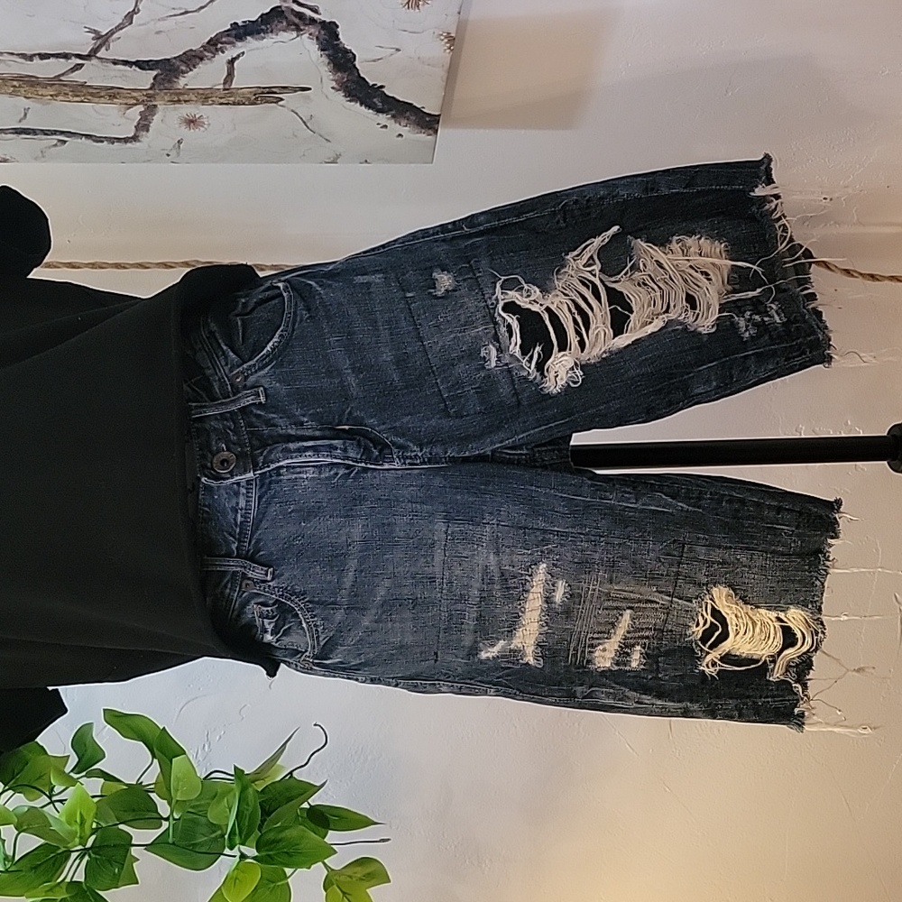 Madewell ripped denim shorts worn-in, distressed & stitched